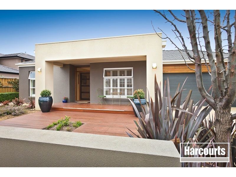 24 Fallingwater Drive, Pakenham VIC 3810