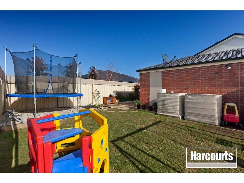 15 Teal Place, Pakenham VIC 3810