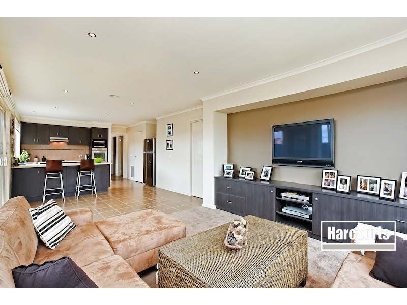 4 Dianella Close, Pakenham VIC 3810