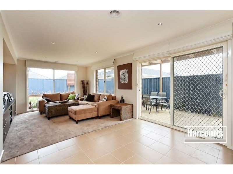 4 Dianella Close, Pakenham VIC 3810