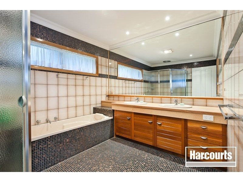 235 Thewlis Road, Pakenham VIC 3810