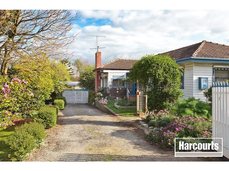 25 Princes Highway, Pakenham VIC 3810