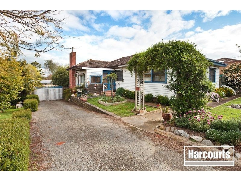 25 Princes Highway, Pakenham VIC 3810