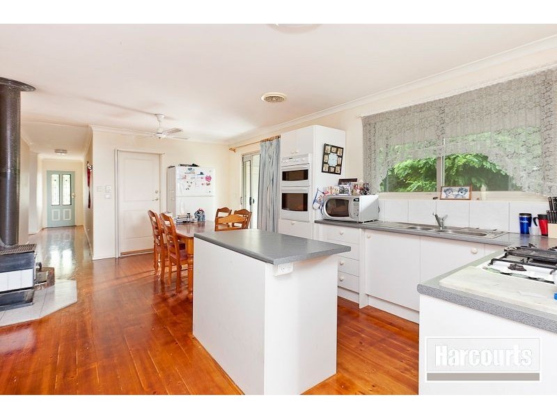 28 Leigh Drive, Pakenham VIC 3810