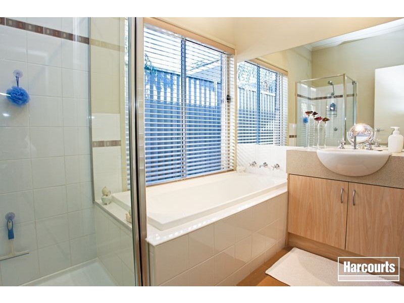 24 Eventide Rise, Pakenham VIC 3810