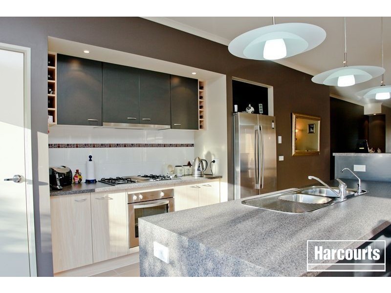 24 Eventide Rise, Pakenham VIC 3810
