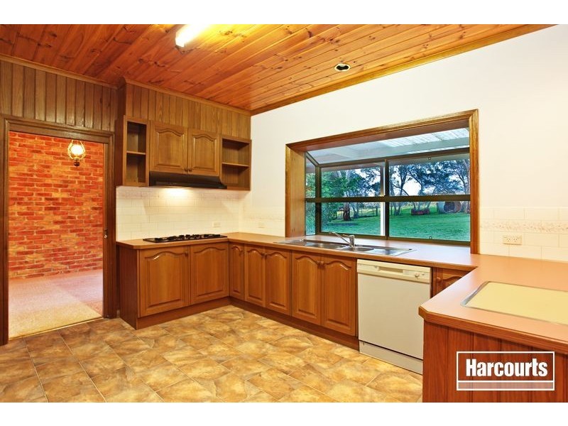 30 McInness Road, Tynong North VIC 3813
