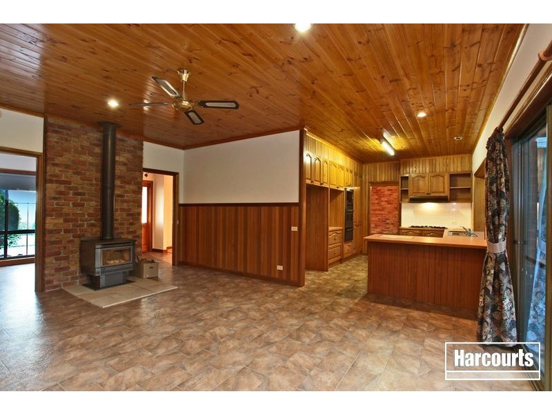 30 McInness Road, Tynong North VIC 3813