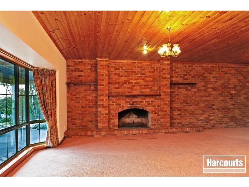 30 McInness Road, Tynong North VIC 3813