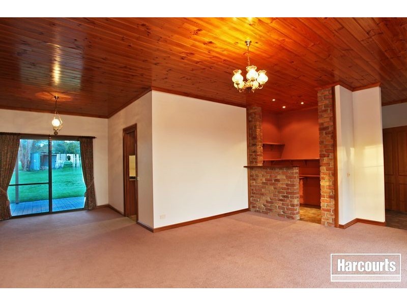 30 McInness Road, Tynong North VIC 3813