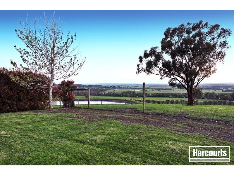 30 McInness Road, Tynong North VIC 3813