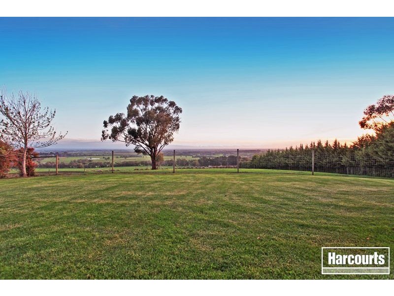 30 McInness Road, Tynong North VIC 3813