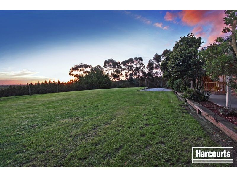 30 McInness Road, Tynong North VIC 3813
