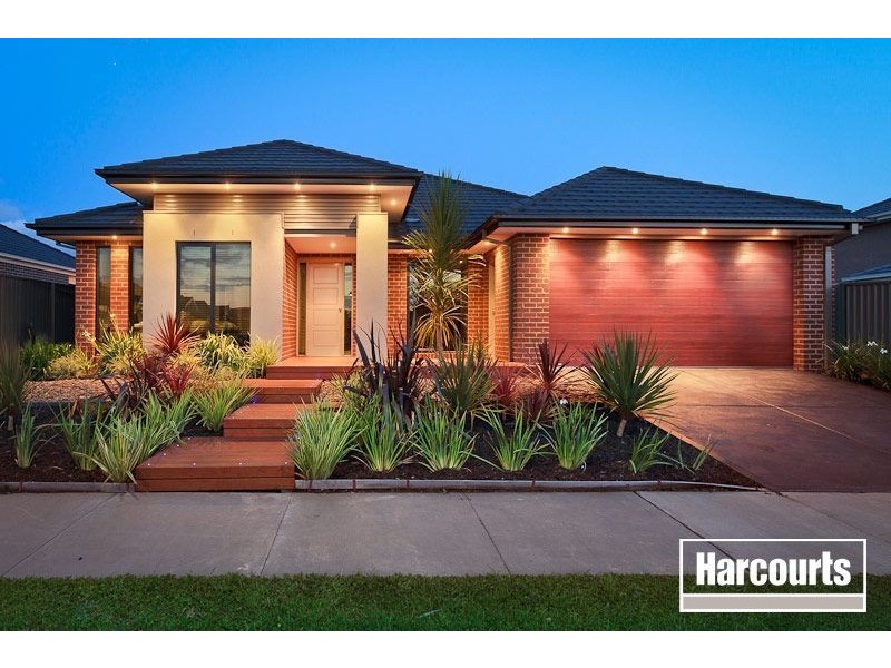 4 Downing Square, Pakenham VIC 3810