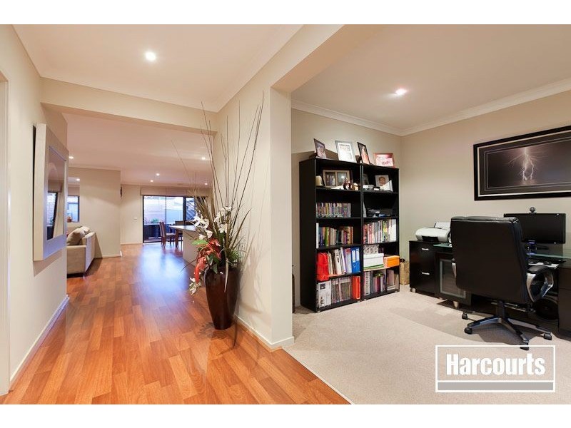 4 Downing Square, Pakenham VIC 3810
