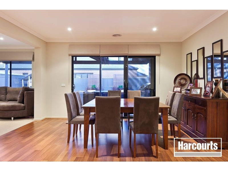 4 Downing Square, Pakenham VIC 3810