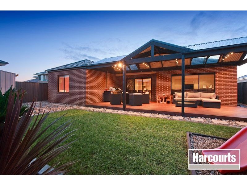 4 Downing Square, Pakenham VIC 3810