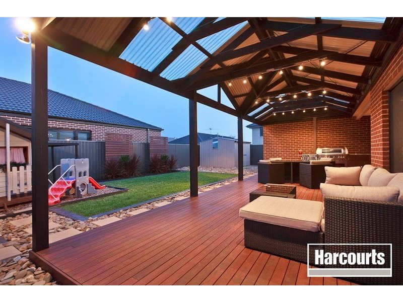 4 Downing Square, Pakenham VIC 3810