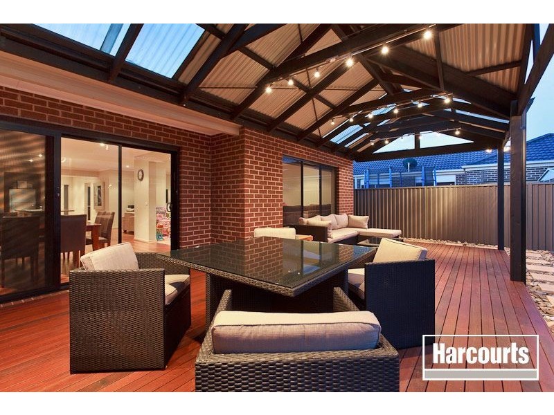4 Downing Square, Pakenham VIC 3810