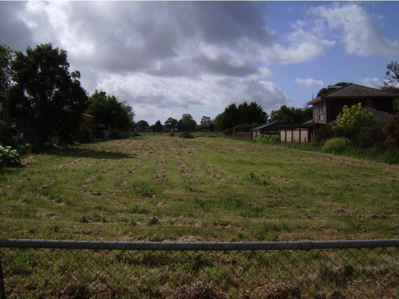 18 Bayview Road, Officer VIC 3809