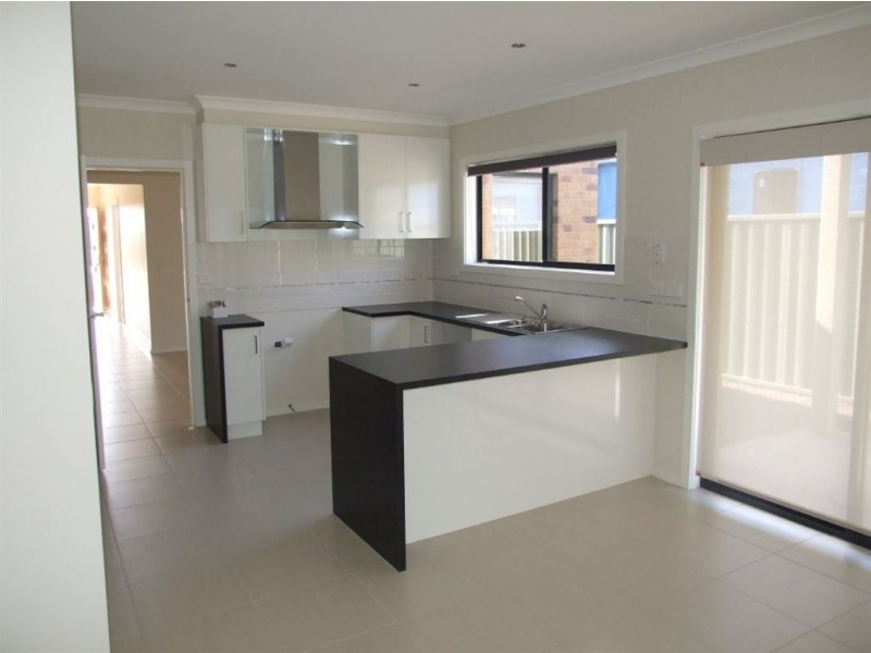 39 Cohens Way, Pakenham VIC 3810