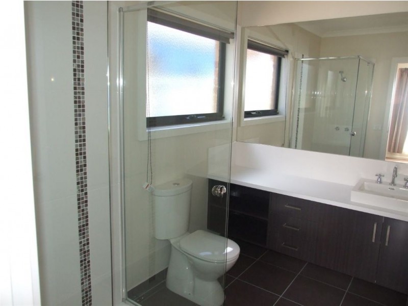 39 Cohens Way, Pakenham VIC 3810