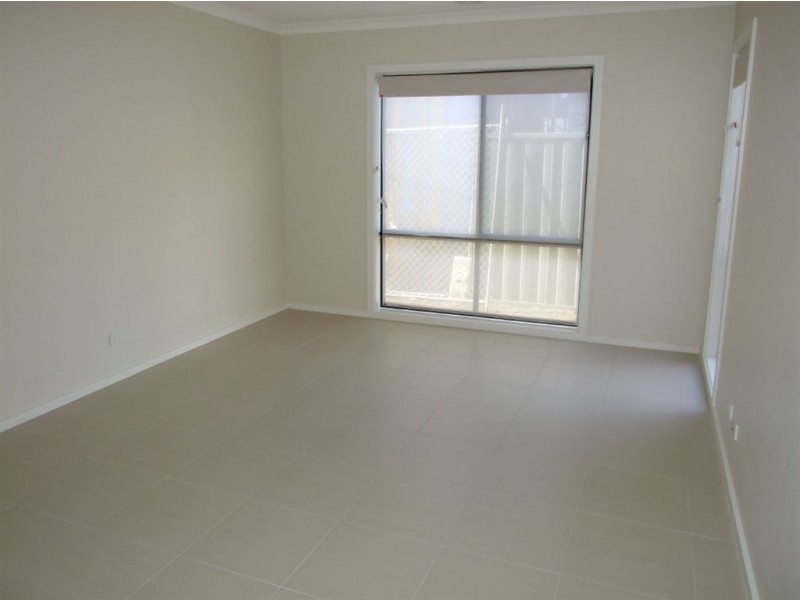 39 Cohens Way, Pakenham VIC 3810