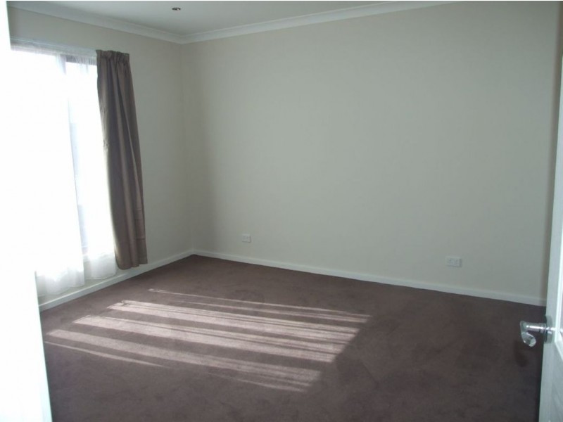 39 Cohens Way, Pakenham VIC 3810