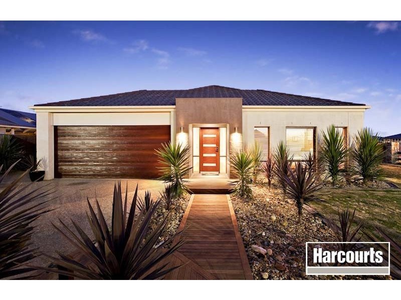 2 Henry Lawson Drive, Pakenham VIC 3810