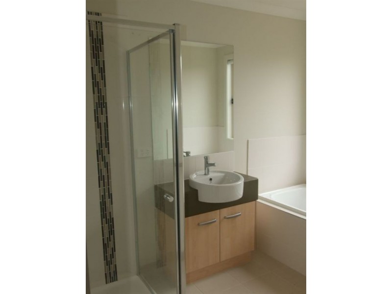 36 Victoria Place, Pakenham VIC 3810