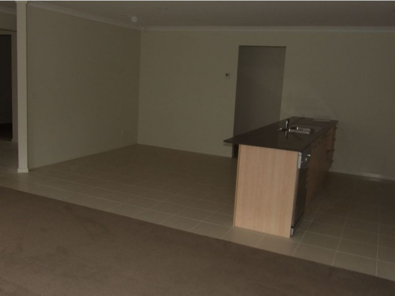 36 Victoria Place, Pakenham VIC 3810