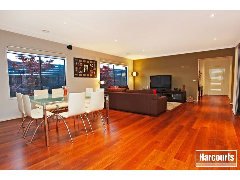 4 Lawrence Close, Pakenham VIC 3810