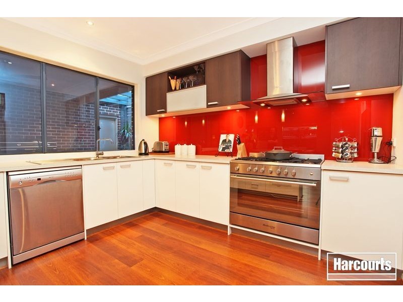 4 Lawrence Close, Pakenham VIC 3810