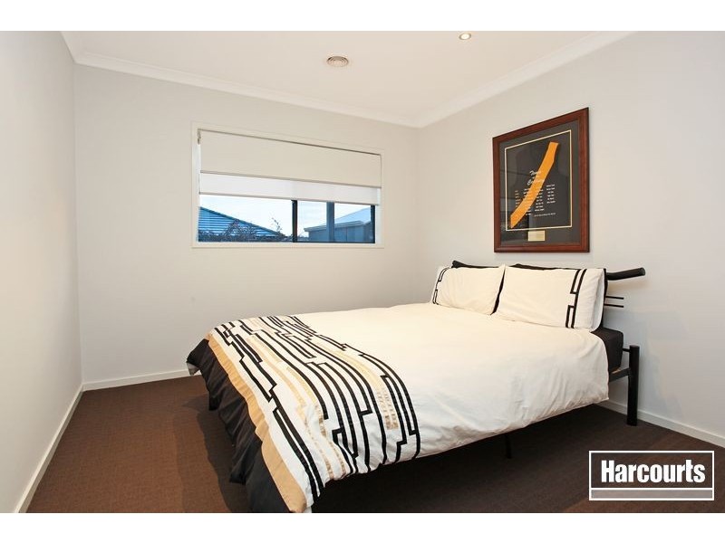 4 Lawrence Close, Pakenham VIC 3810