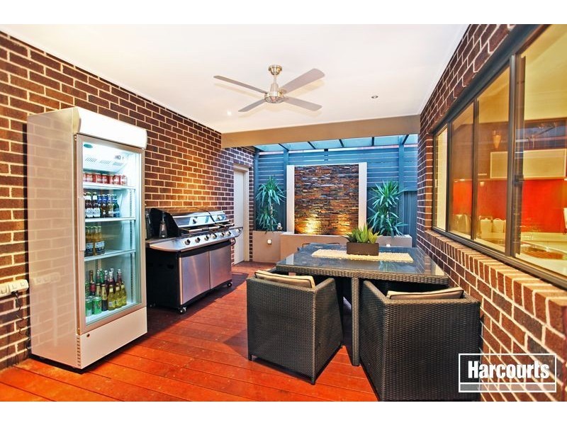 4 Lawrence Close, Pakenham VIC 3810