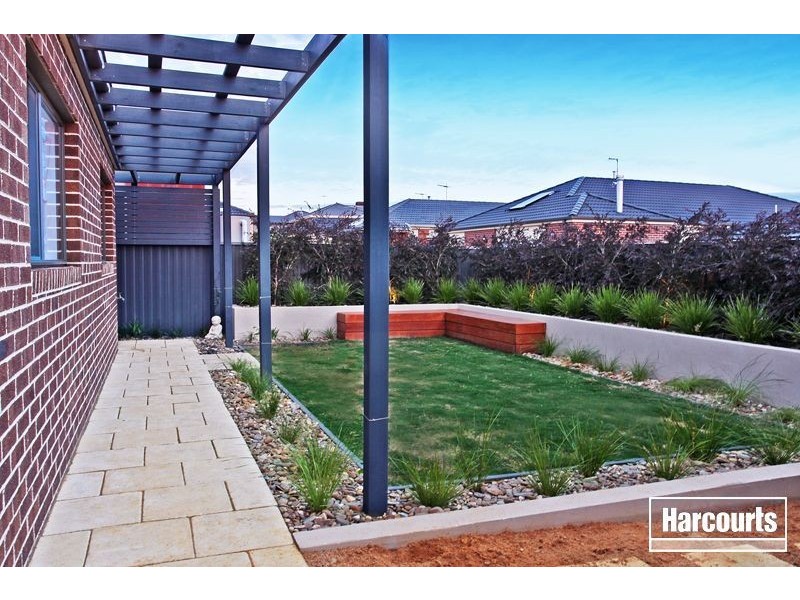 4 Lawrence Close, Pakenham VIC 3810
