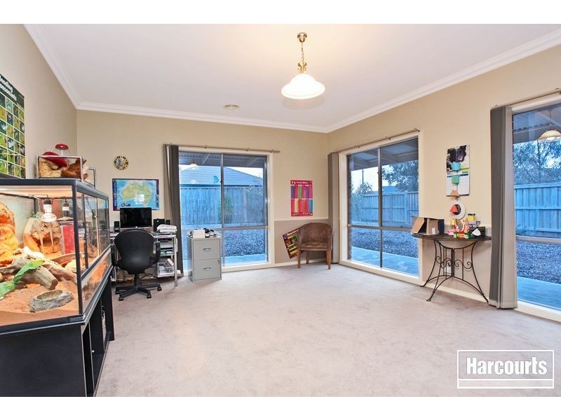 21 Banjo Paterson Drive, Pakenham VIC 3810