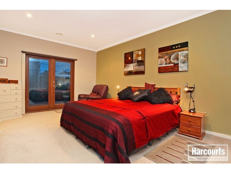 5 Fallingwater Drive, Pakenham VIC 3810