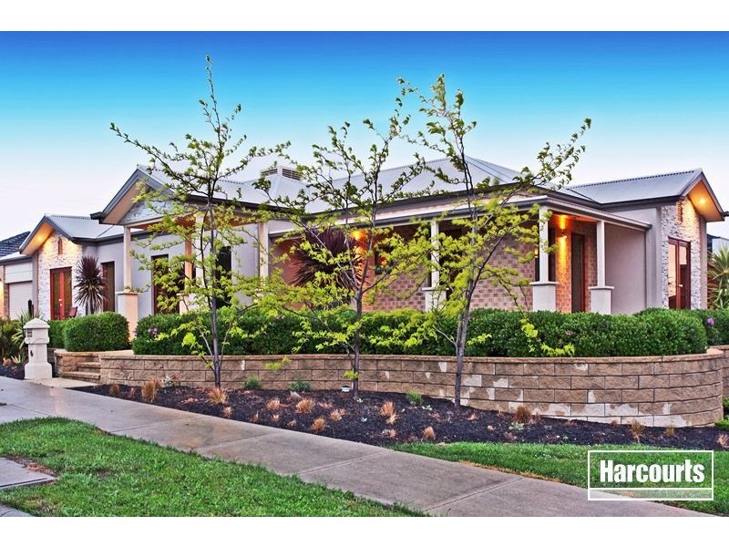 5 Fallingwater Drive, Pakenham VIC 3810