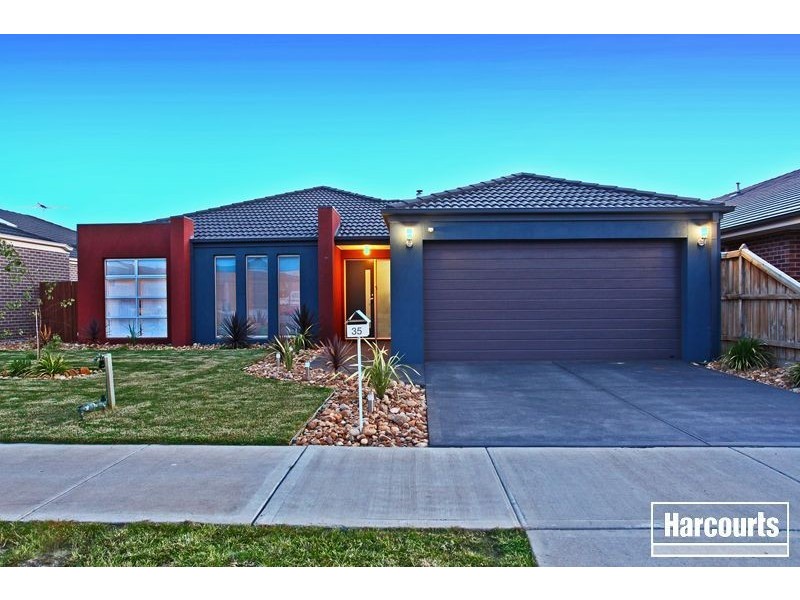 35 Gallery Way, Pakenham VIC 3810