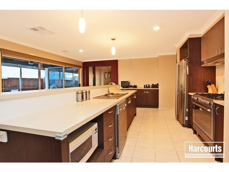 35 Gallery Way, Pakenham VIC 3810