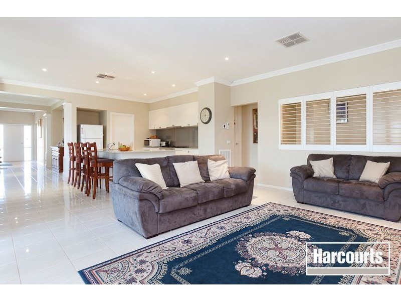 56 Banjo Paterson Drive, Pakenham VIC 3810