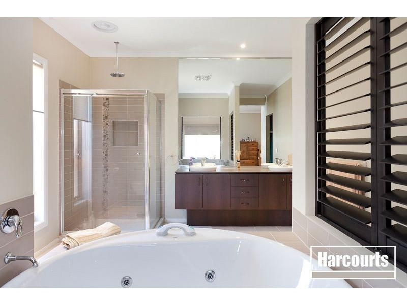 56 Banjo Paterson Drive, Pakenham VIC 3810