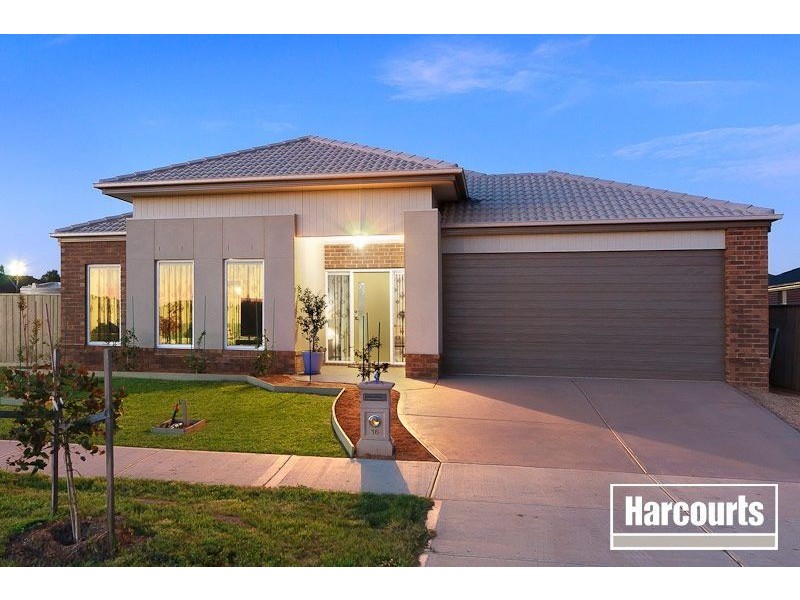 16 Winneke Way, Pakenham VIC 3810
