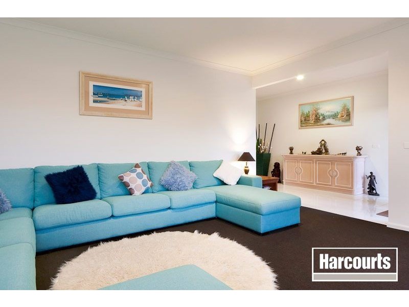 16 Winneke Way, Pakenham VIC 3810