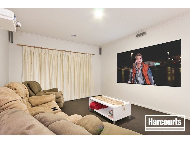 16 Winneke Way, Pakenham VIC 3810