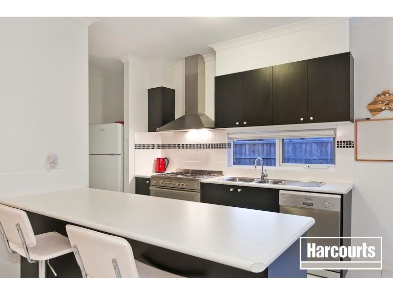 16 Winneke Way, Pakenham VIC 3810