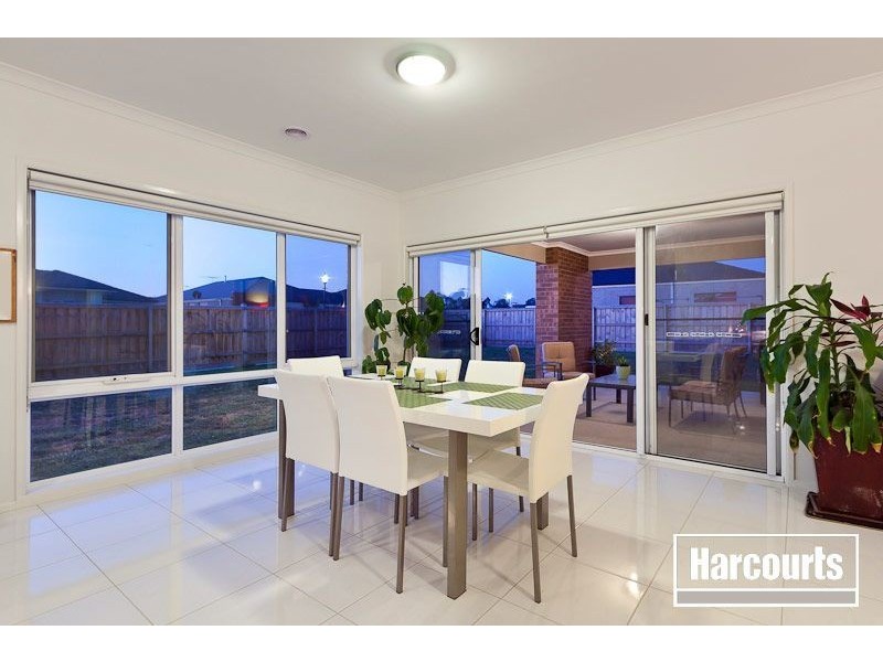 16 Winneke Way, Pakenham VIC 3810