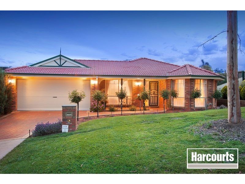 30 Pioneers Crescent, Pakenham VIC 3810