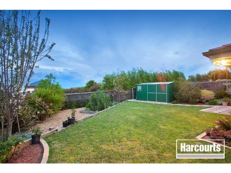 30 Pioneers Crescent, Pakenham VIC 3810